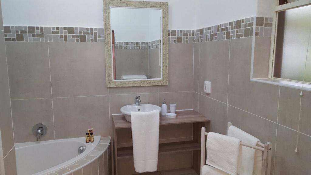 Guest House Frame Ace Белвилл Экстерьер фото
