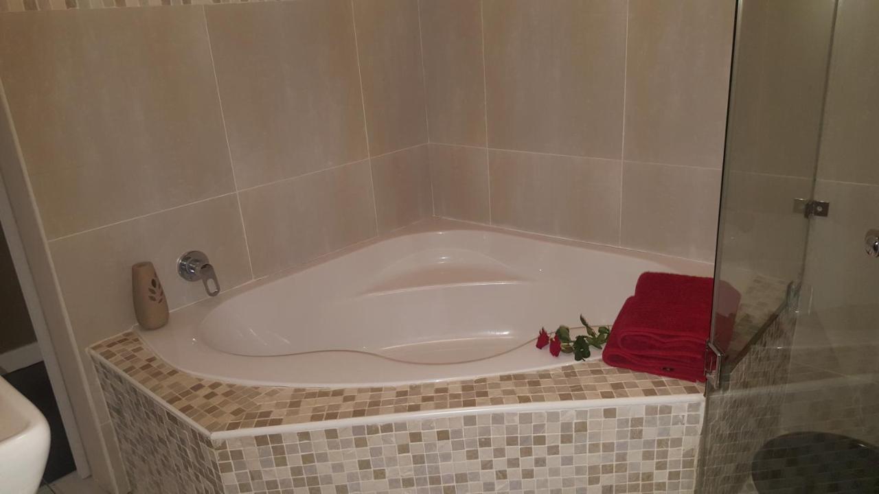 Guest House Frame Ace Белвилл Экстерьер фото