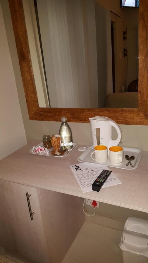Guest House Frame Ace Белвилл Экстерьер фото